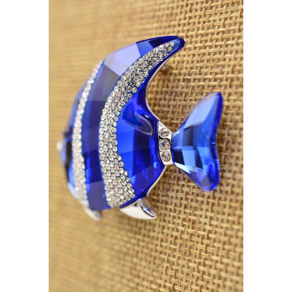 Swarovski Fish Pin Brooch Paradise Colina Crystal Exotic South Sea Signed Box View 4